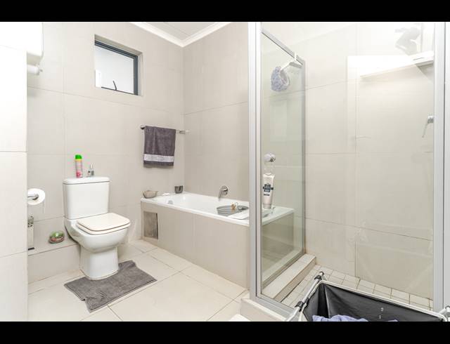 2 BEDROOM APARTMENT FOR SALE IN HALFWAY HOUSE